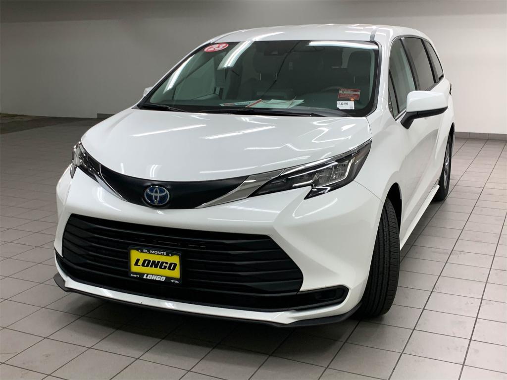 used 2023 Toyota Sienna car, priced at $39,888