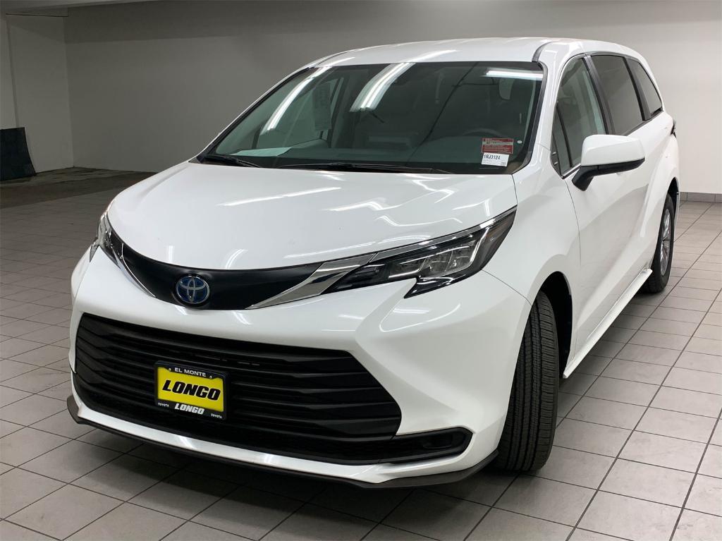 used 2023 Toyota Sienna car, priced at $39,188