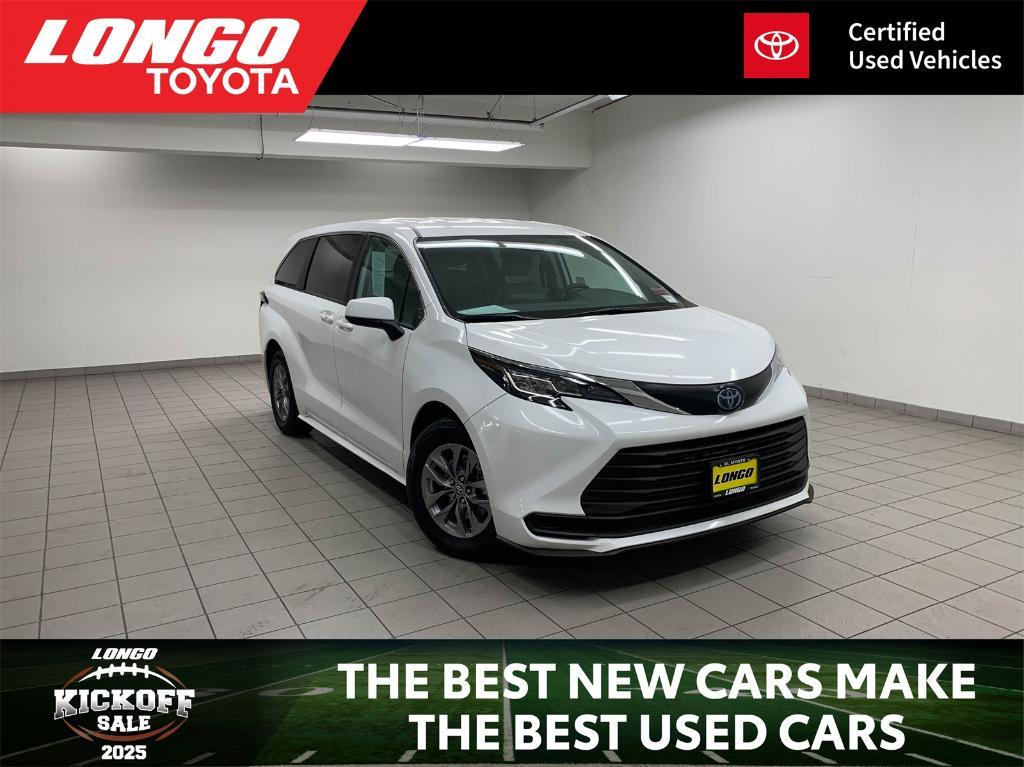 used 2023 Toyota Sienna car, priced at $39,188