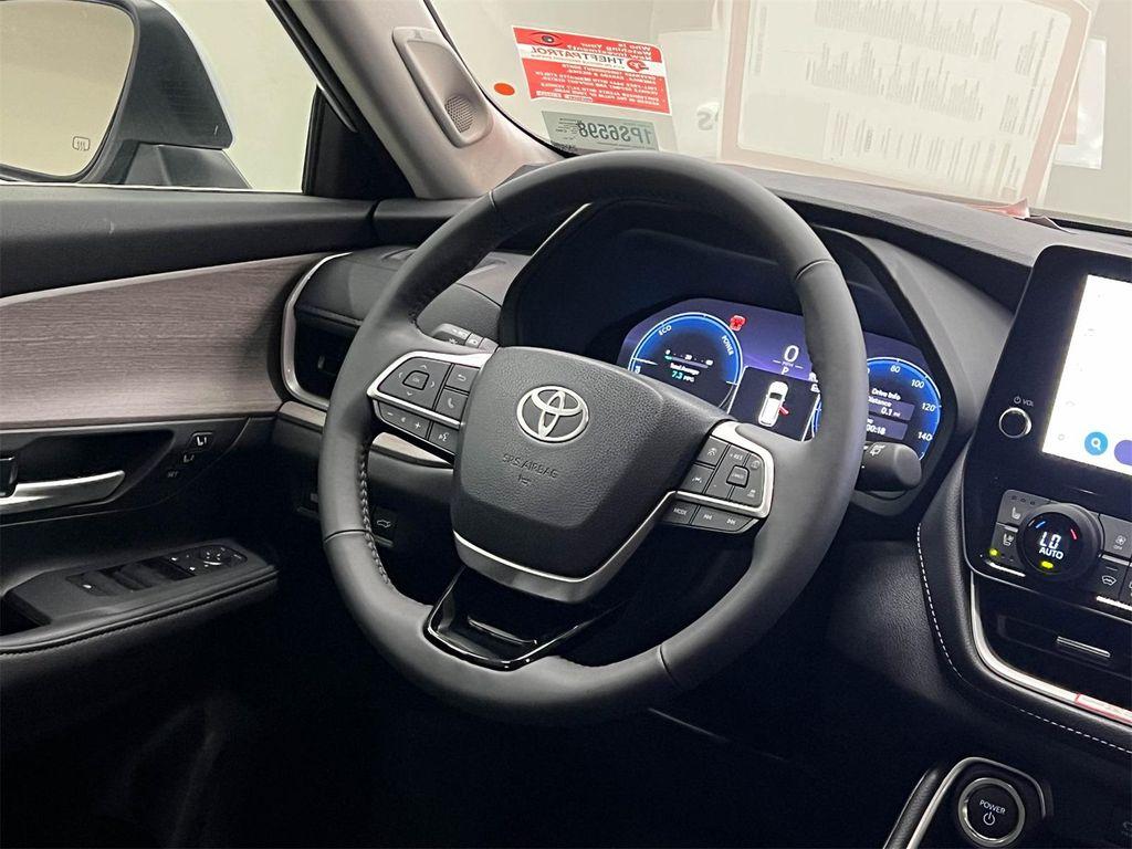 used 2025 Toyota Grand Highlander car, priced at $57,302