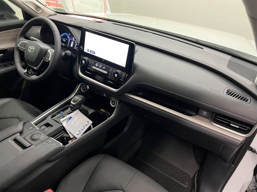 used 2025 Toyota Grand Highlander car, priced at $57,302