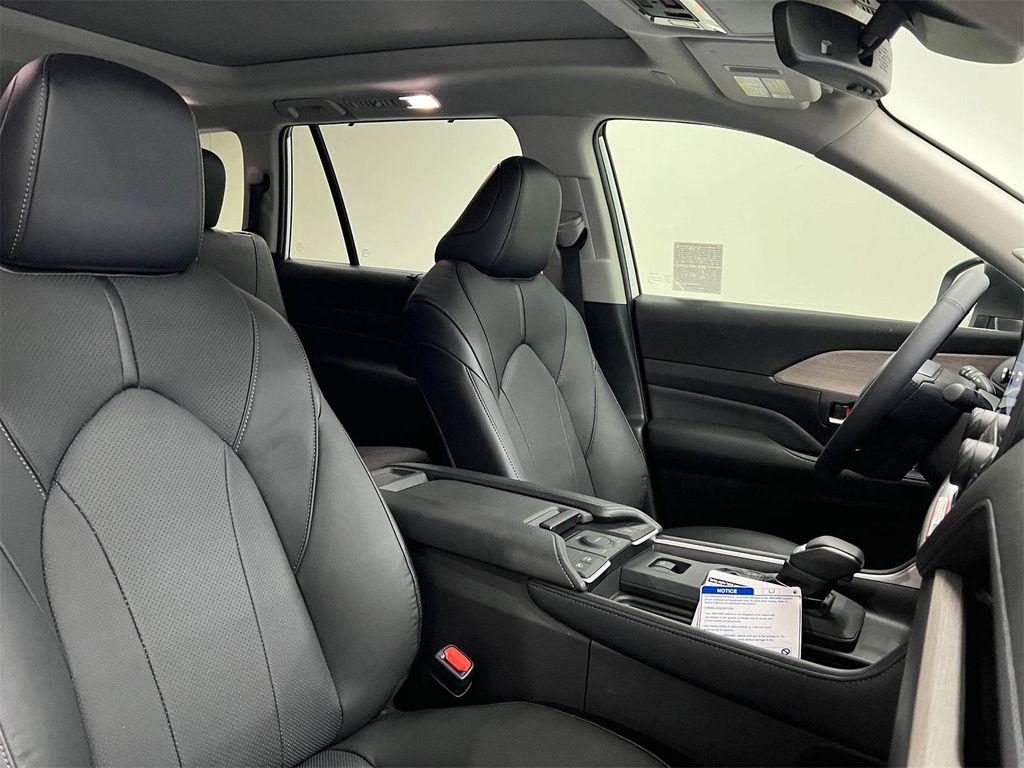 used 2025 Toyota Grand Highlander car, priced at $57,302
