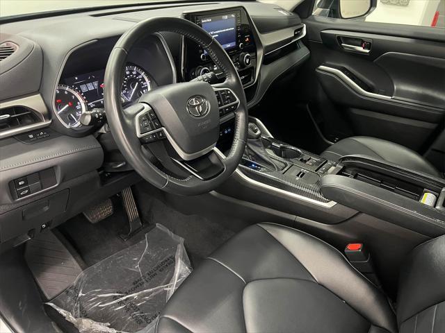 used 2022 Toyota Highlander car, priced at $35,888