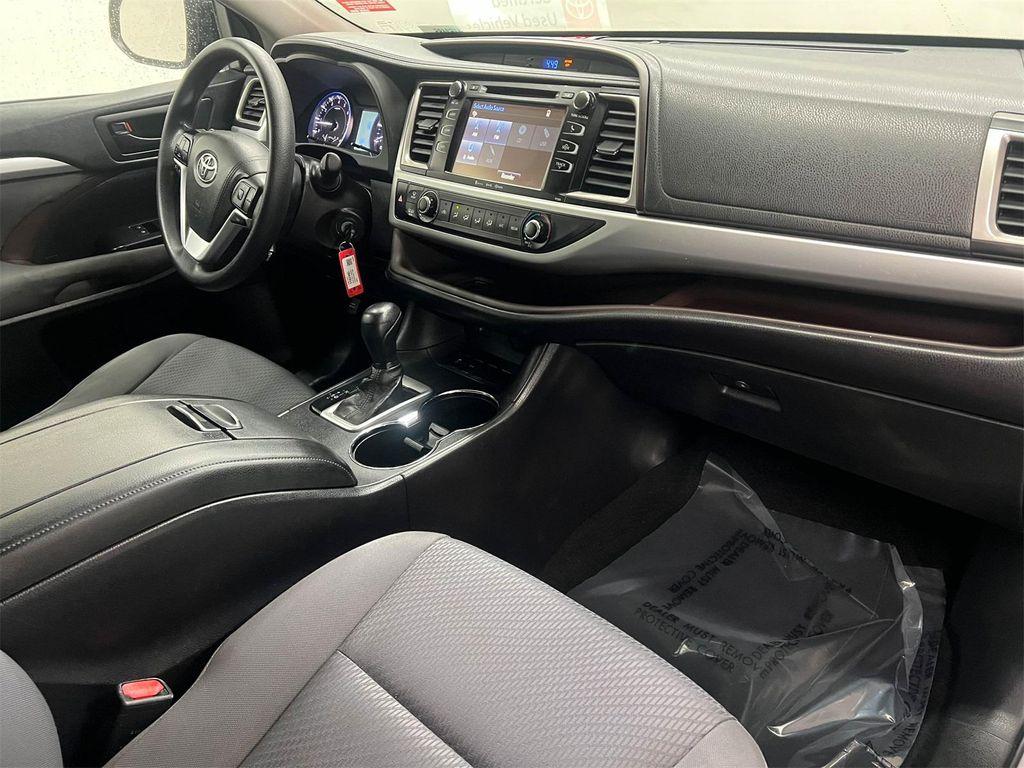 used 2016 Toyota Highlander car, priced at $17,688