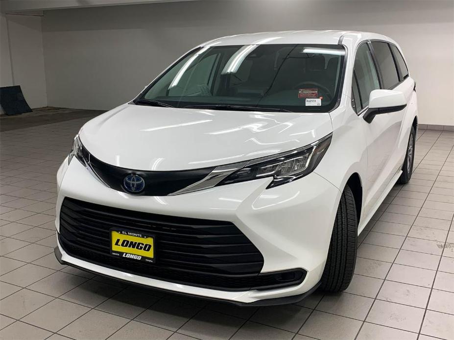 used 2023 Toyota Sienna car, priced at $40,588