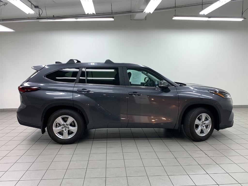 used 2024 Toyota Highlander car, priced at $41,888