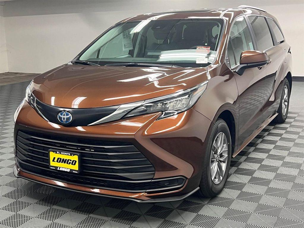 used 2024 Toyota Sienna car, priced at $38,788