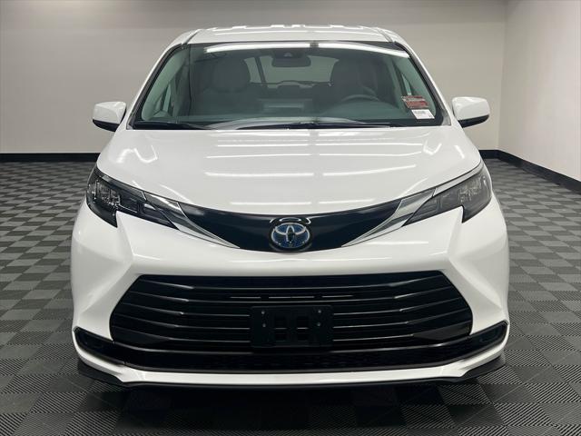 used 2024 Toyota Sienna car, priced at $41,977