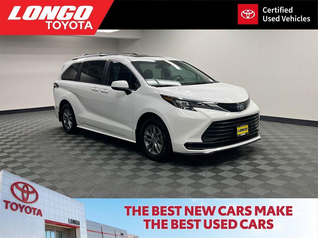 used 2025 Toyota Sienna car, priced at $46,788