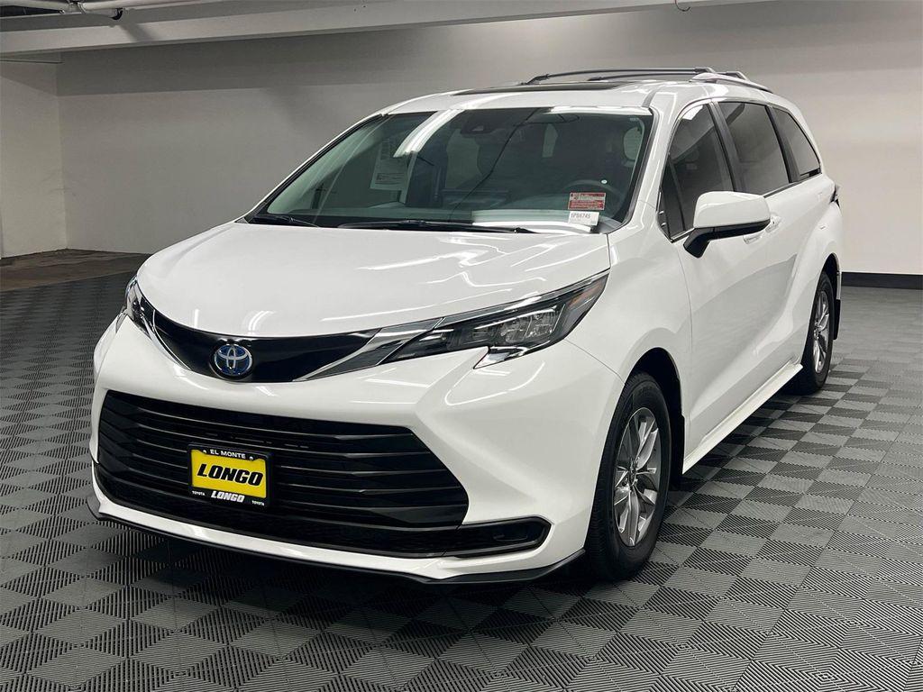 used 2025 Toyota Sienna car, priced at $46,788