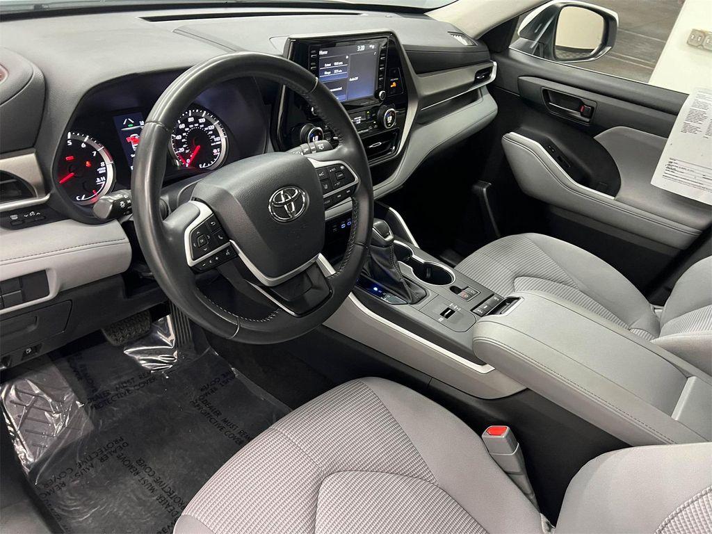 used 2022 Toyota Highlander car, priced at $32,988