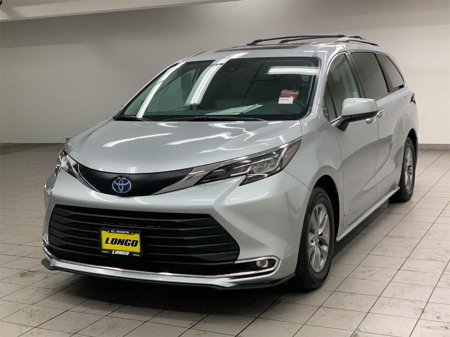 used 2021 Toyota Sienna car, priced at $39,088