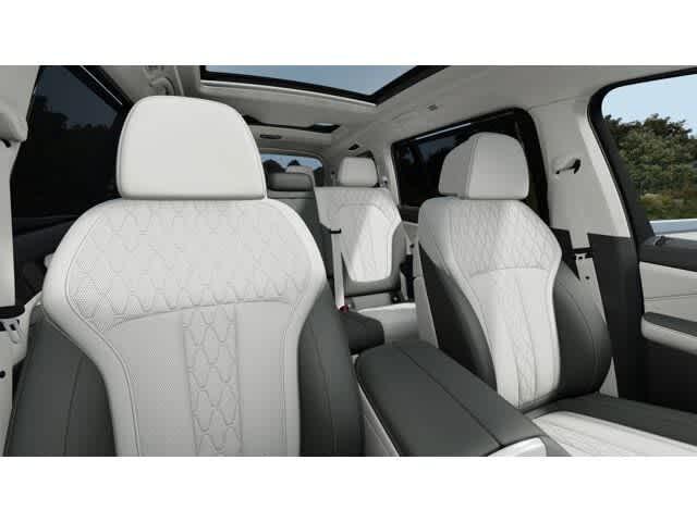 new 2026 BMW X7 car, priced at $108,415
