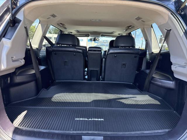 used 2013 Toyota Highlander car, priced at $15,991