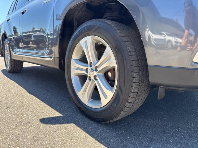 used 2013 Toyota Highlander car, priced at $15,991
