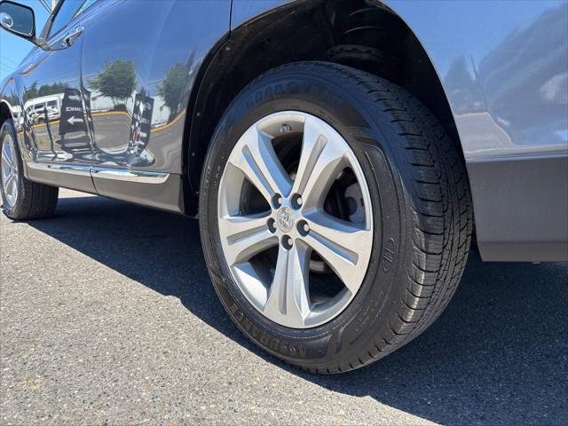 used 2013 Toyota Highlander car, priced at $15,991