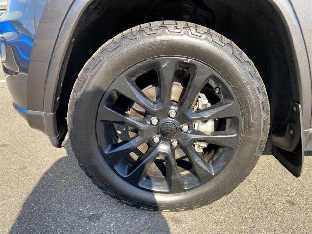 used 2017 Jeep Grand Cherokee car, priced at $16,991