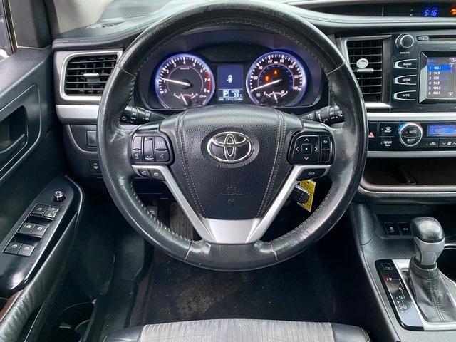 used 2015 Toyota Highlander car, priced at $10,990