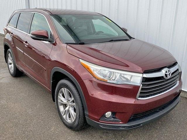 used 2015 Toyota Highlander car, priced at $10,990