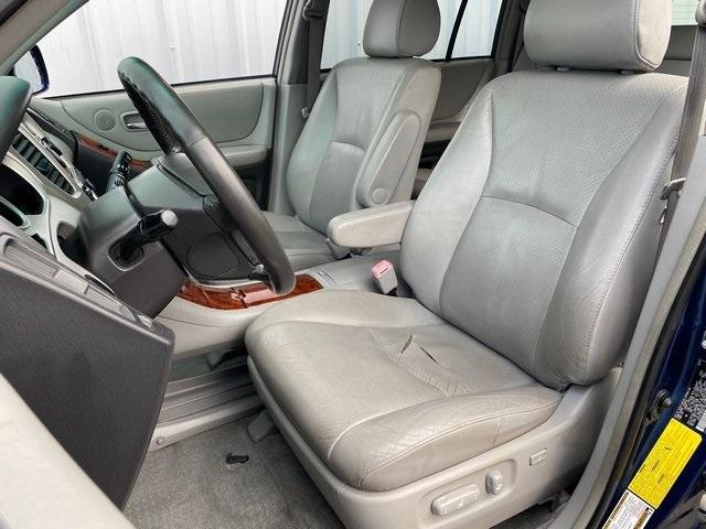 used 2005 Toyota Highlander car, priced at $4,870