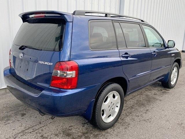 used 2005 Toyota Highlander car, priced at $4,870