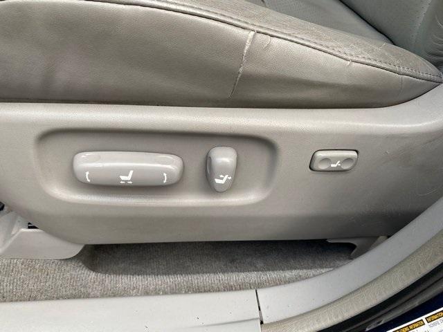 used 2005 Toyota Highlander car, priced at $4,870