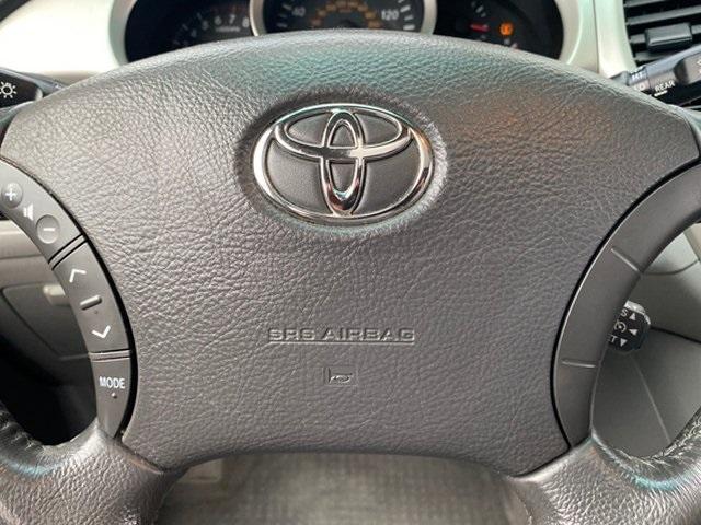 used 2005 Toyota Highlander car, priced at $4,870