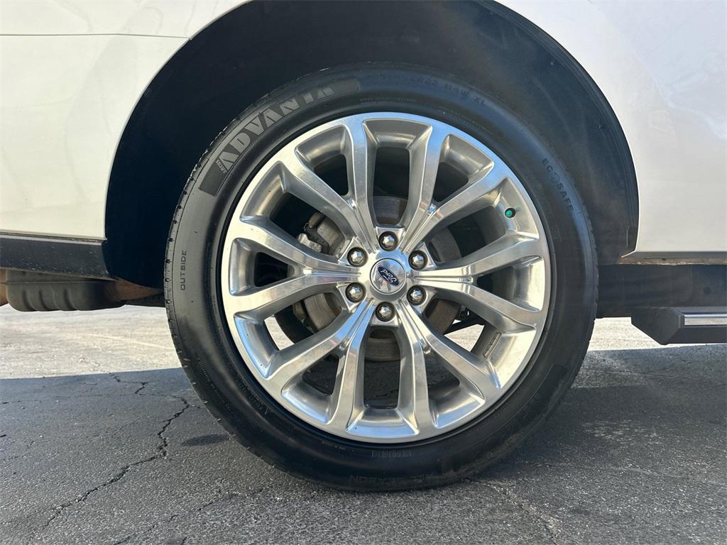 used 2019 Ford Expedition car, priced at $17,286