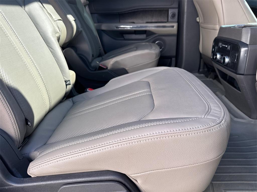 used 2019 Ford Expedition car, priced at $17,286