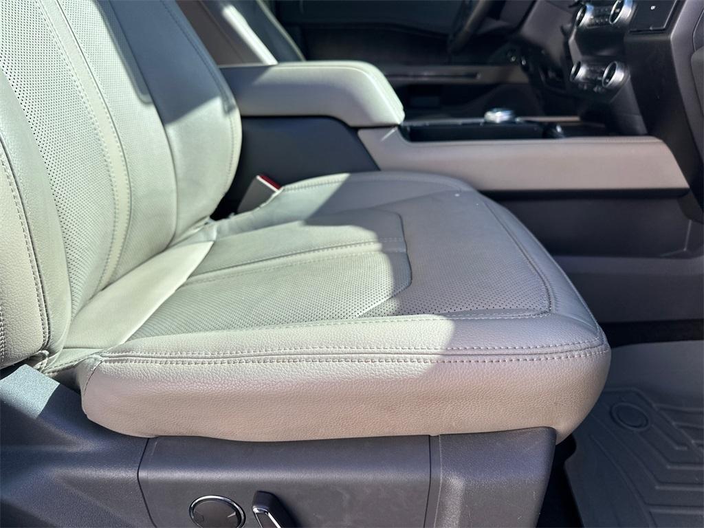 used 2019 Ford Expedition car, priced at $17,286