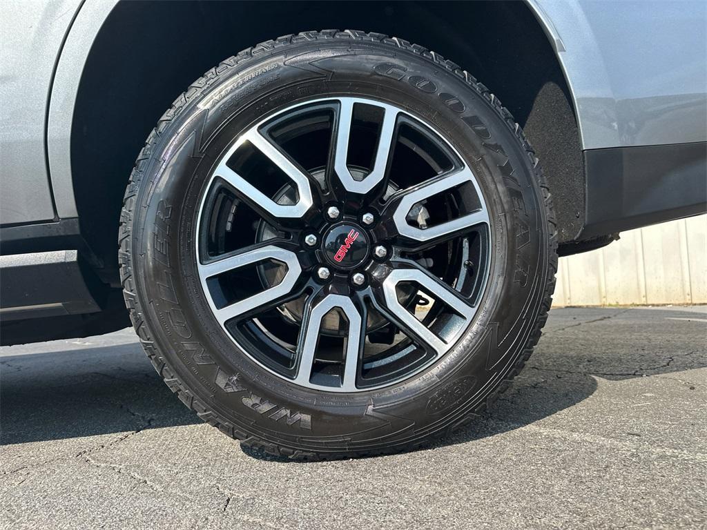 used 2023 GMC Yukon car, priced at $57,213
