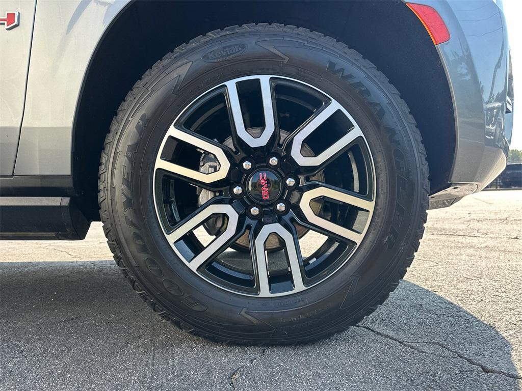 used 2023 GMC Yukon car, priced at $57,213