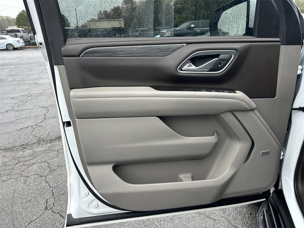 used 2022 GMC Yukon XL car, priced at $40,242