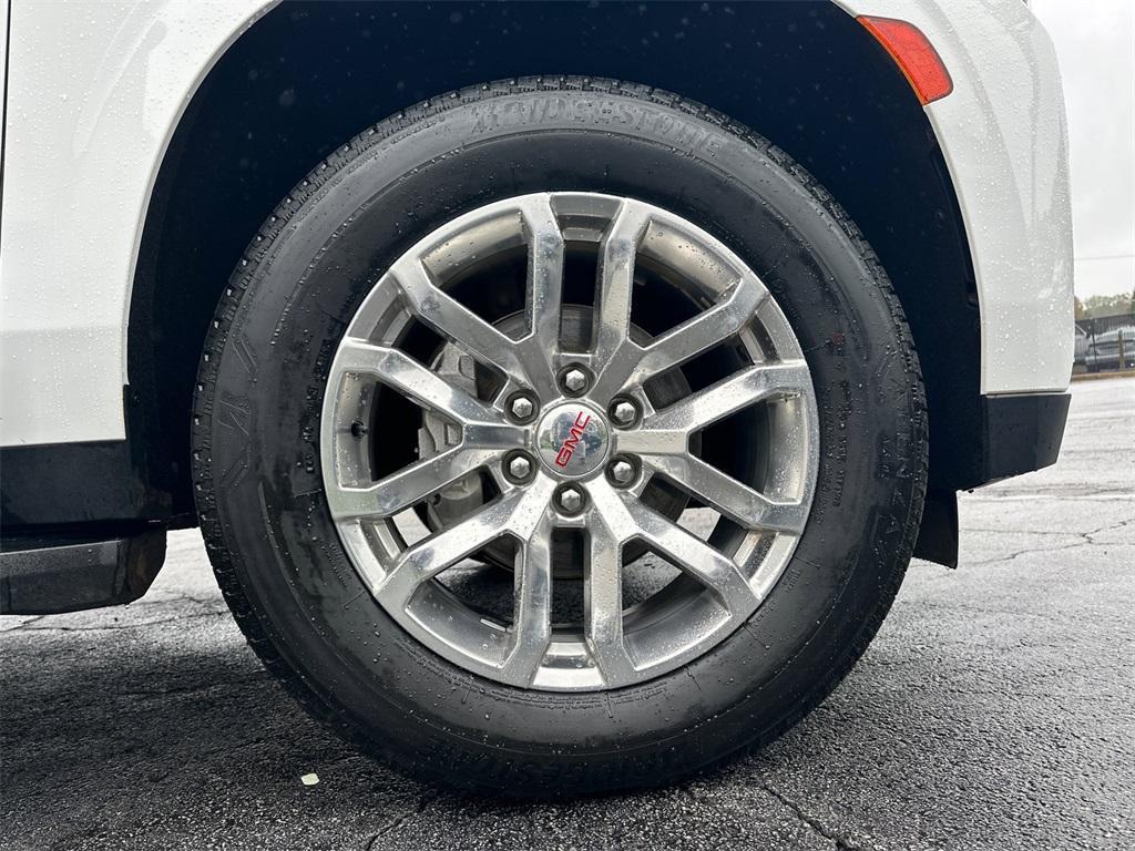 used 2022 GMC Yukon XL car, priced at $40,242