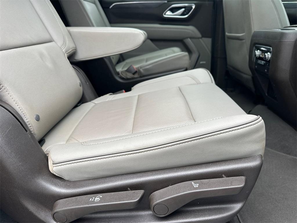 used 2022 GMC Yukon XL car, priced at $40,242