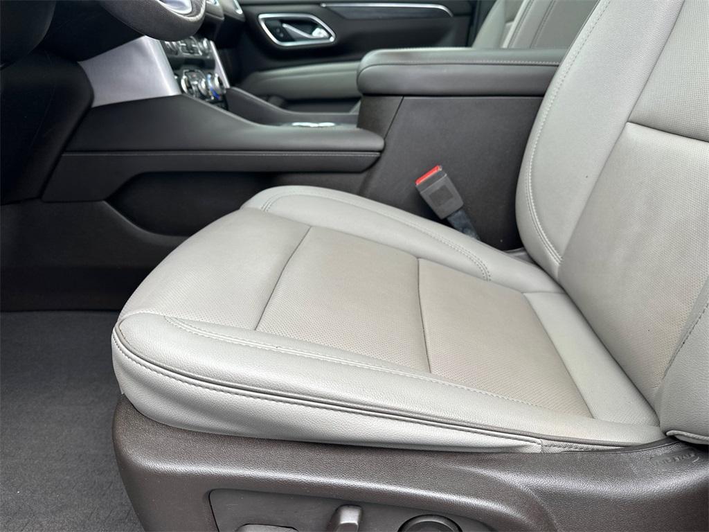 used 2022 GMC Yukon XL car, priced at $40,242