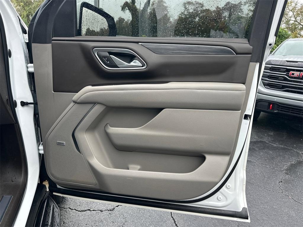 used 2022 GMC Yukon XL car, priced at $40,242