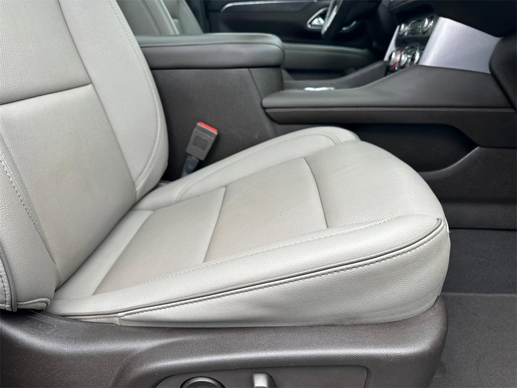 used 2022 GMC Yukon XL car, priced at $40,242