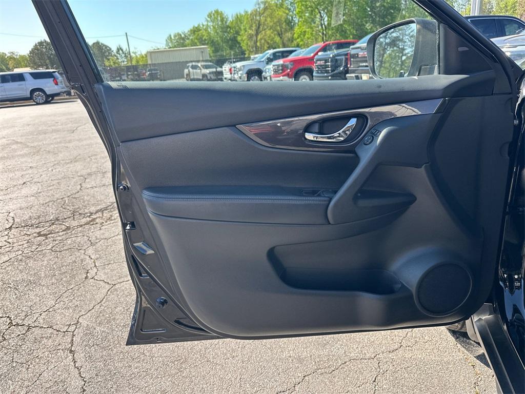 used 2019 Nissan Rogue car, priced at $10,324