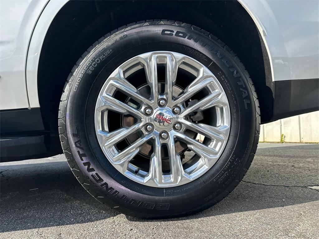 used 2024 GMC Yukon car, priced at $63,613