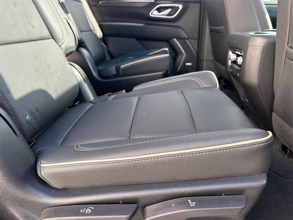 used 2024 GMC Yukon car, priced at $63,613