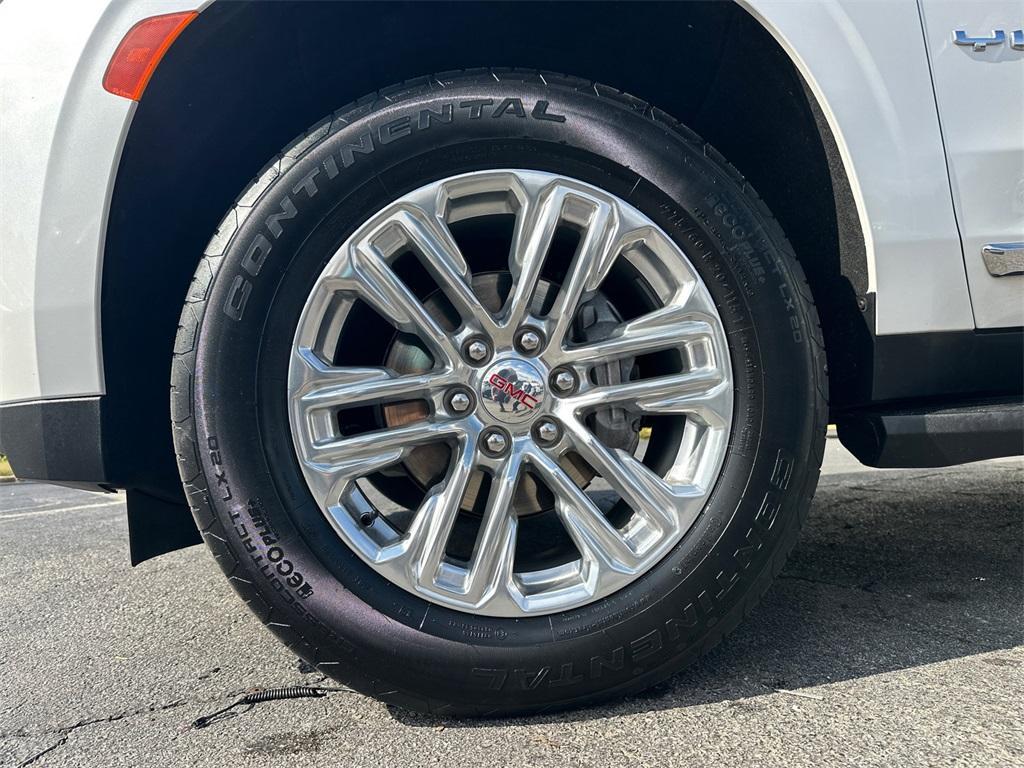 used 2024 GMC Yukon car, priced at $63,613