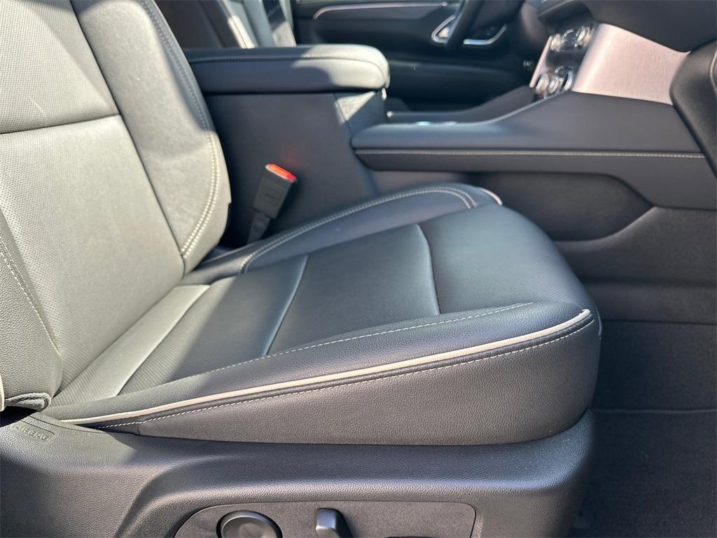 used 2024 GMC Yukon car, priced at $63,613