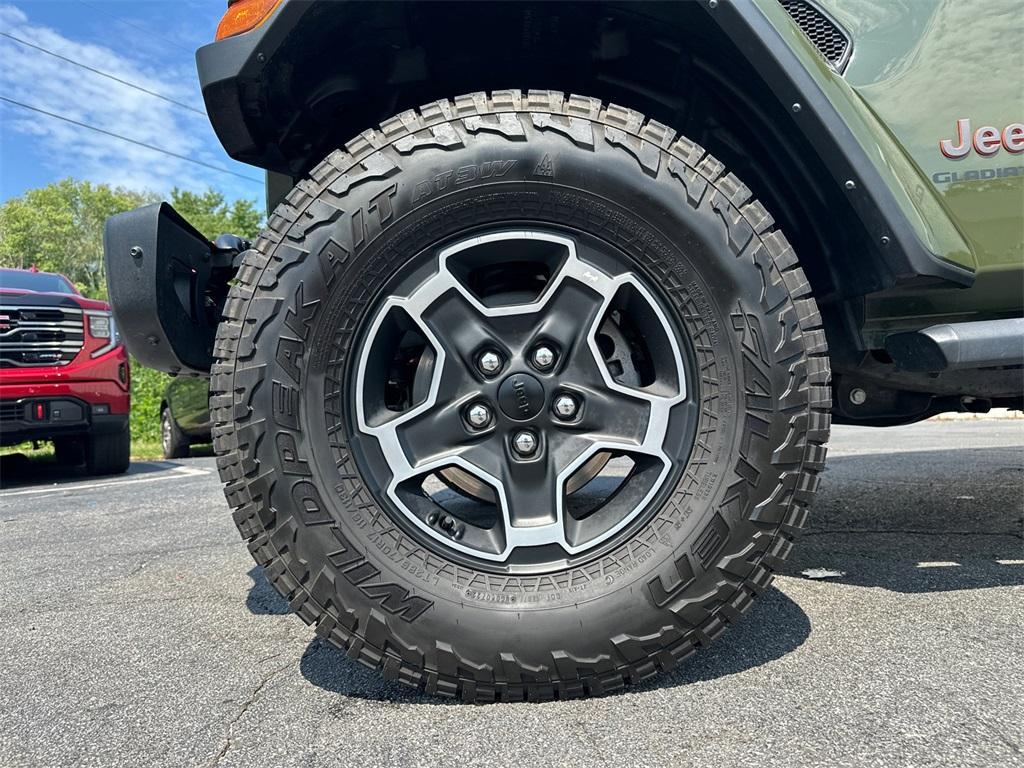 used 2022 Jeep Gladiator car, priced at $41,223
