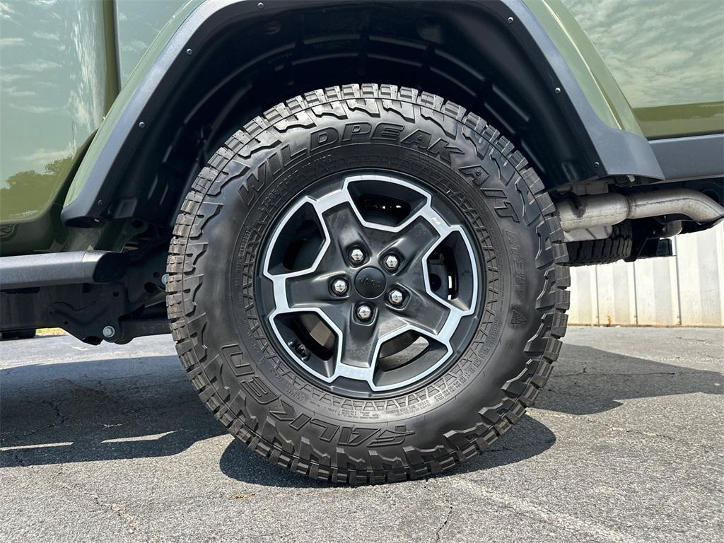 used 2022 Jeep Gladiator car, priced at $41,223
