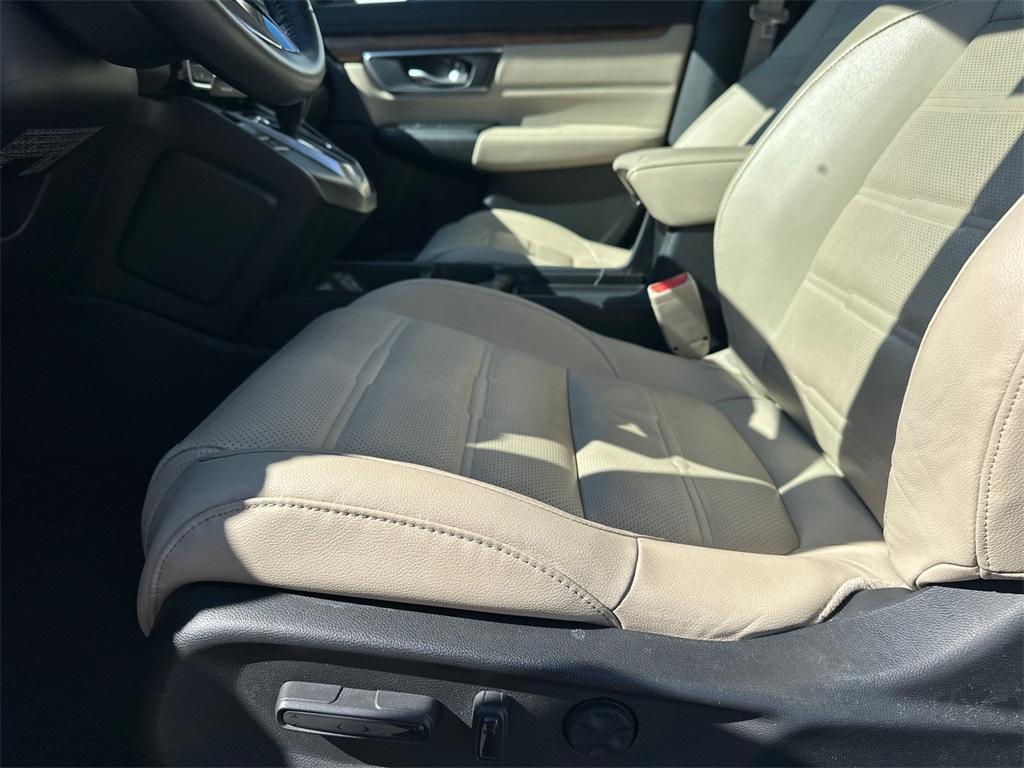 used 2017 Honda CR-V car, priced at $20,656