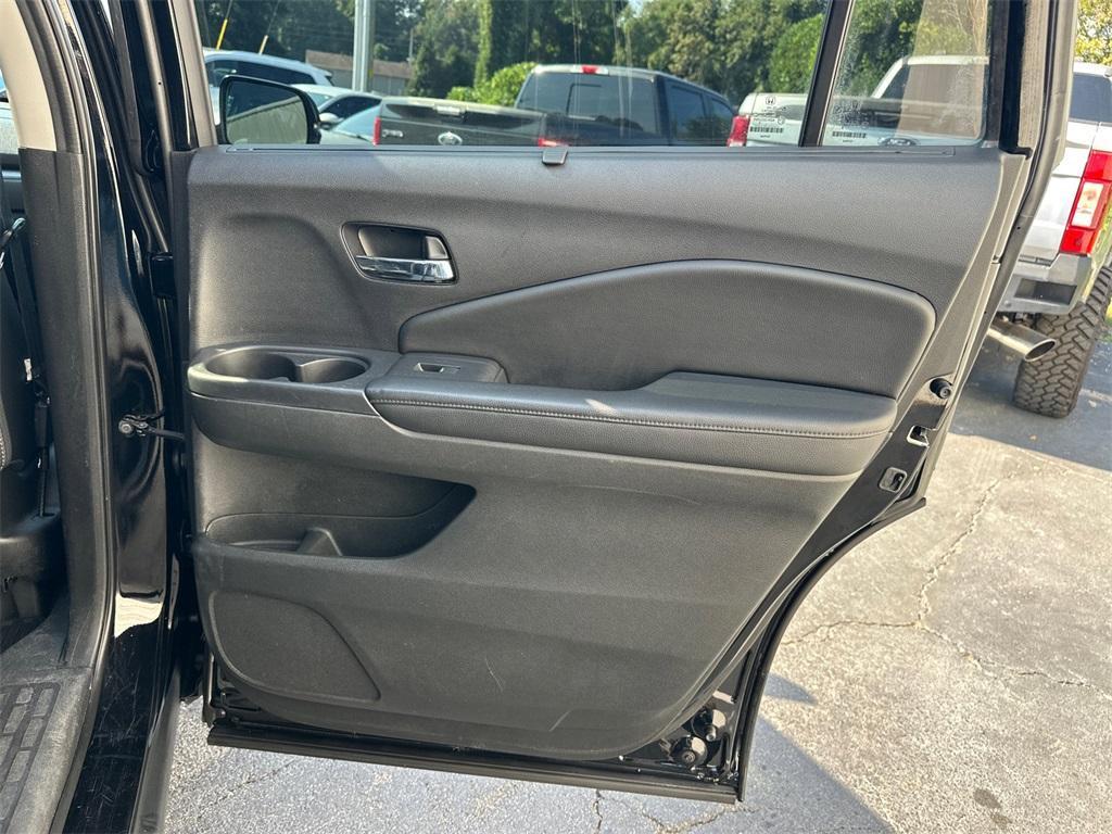 used 2020 Honda Pilot car, priced at $18,335