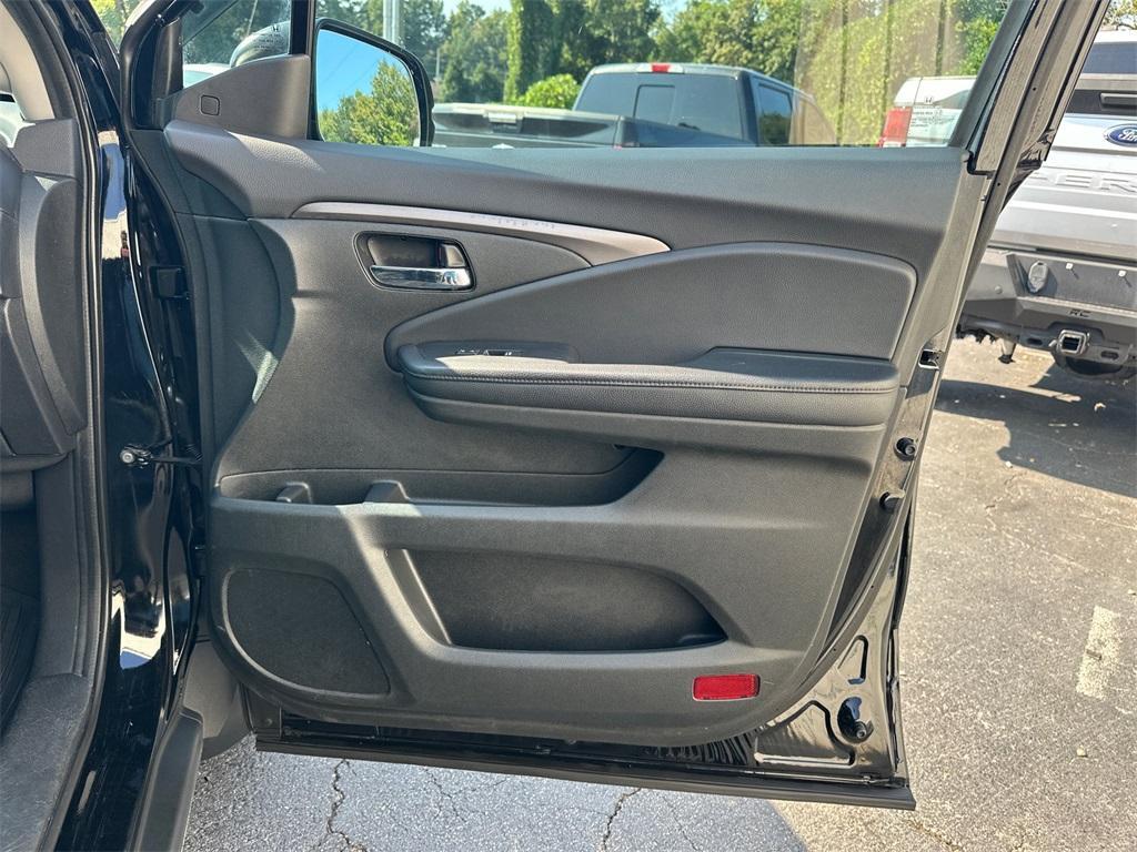 used 2020 Honda Pilot car, priced at $18,335