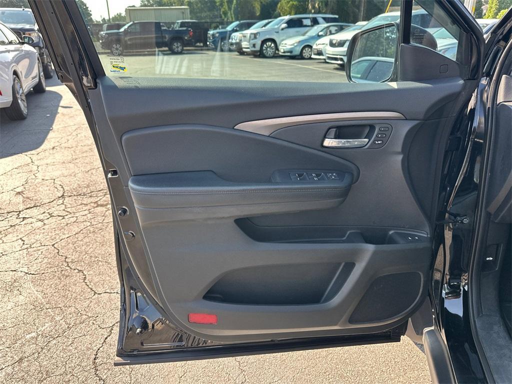 used 2020 Honda Pilot car, priced at $18,335