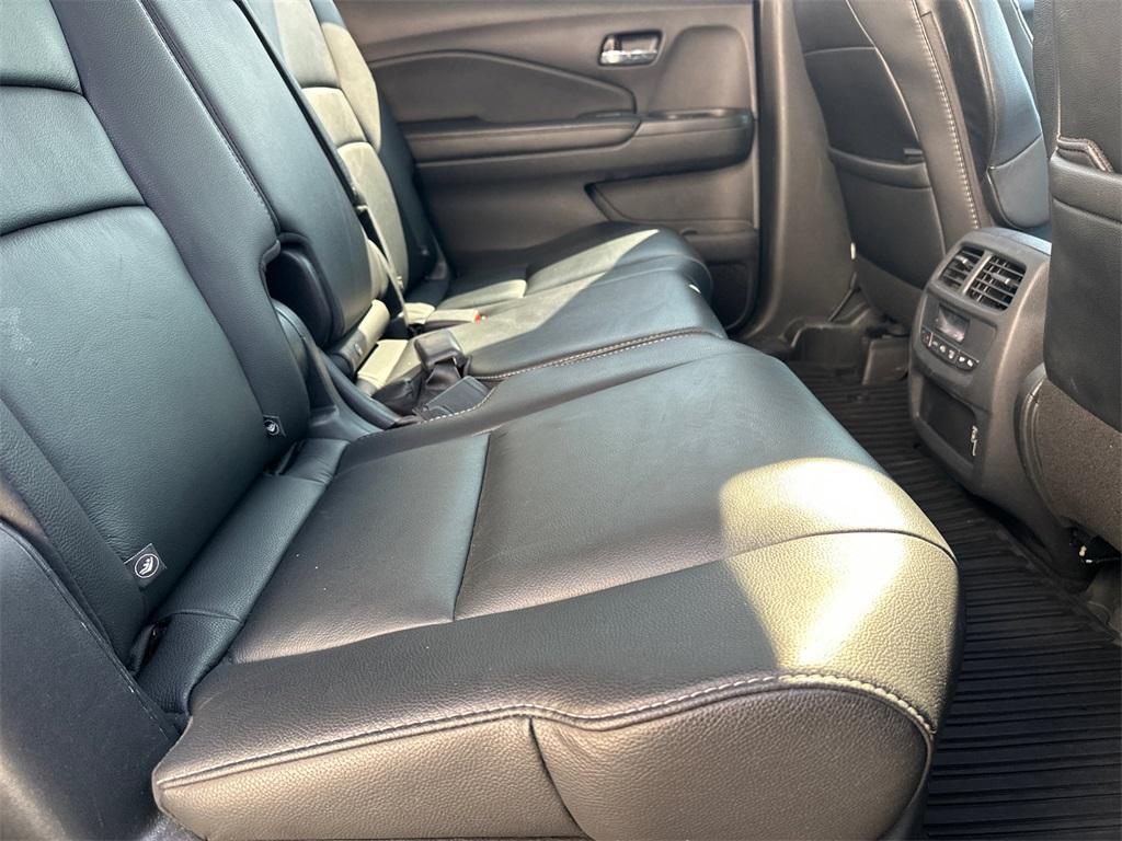 used 2020 Honda Pilot car, priced at $18,335
